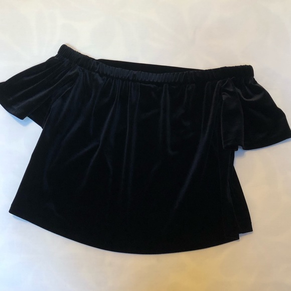 Bar III Velvet off shoulder short sleeve crop - Picture 6 of 6
